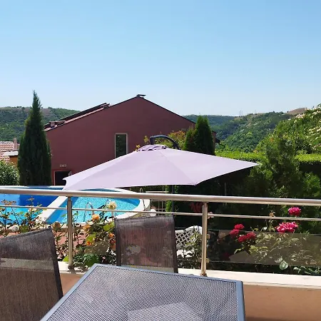 Green, Quiet And Beautiful 1 Apartment Kavarna