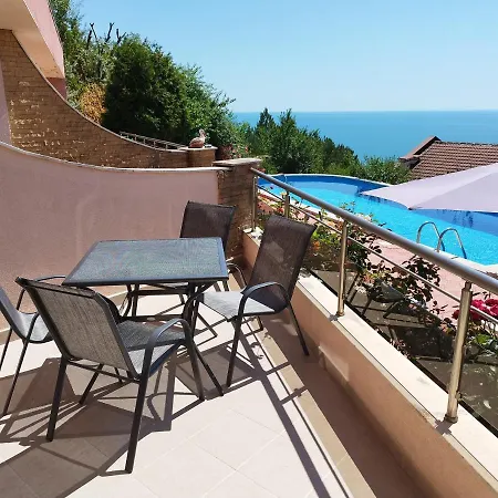 Apartmán Green, Quiet And Beautiful 1 *