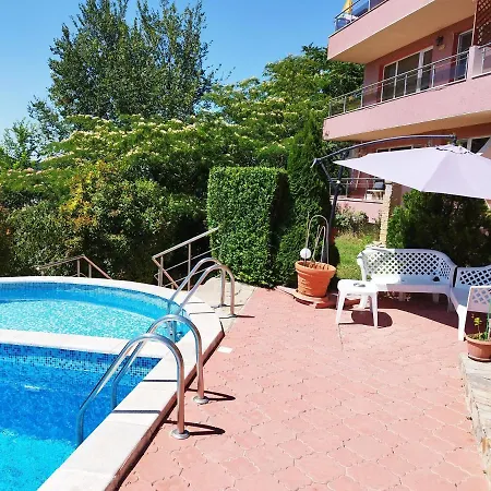 Green, Quiet And Beautiful 1 Apartment *