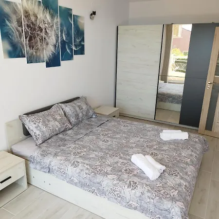 Green, Quiet And Beautiful 1 Apartment Kavarna